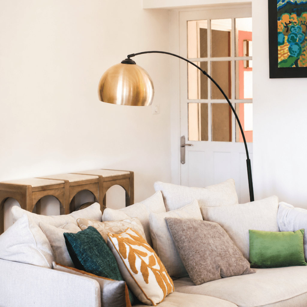 Intérieur chaleureux conçu par Atelier Lachaume, architecte d’intérieur dans le Loir-et-Cher